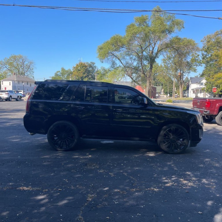 2017 Cadillac Escalade Image 4