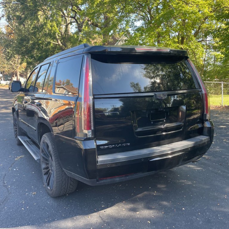 2017 Cadillac Escalade Image 7