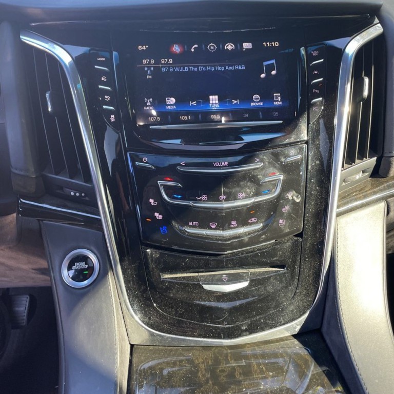 2017 Cadillac Escalade Image 10