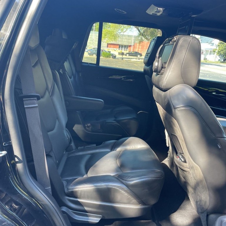 2017 Cadillac Escalade Image 13