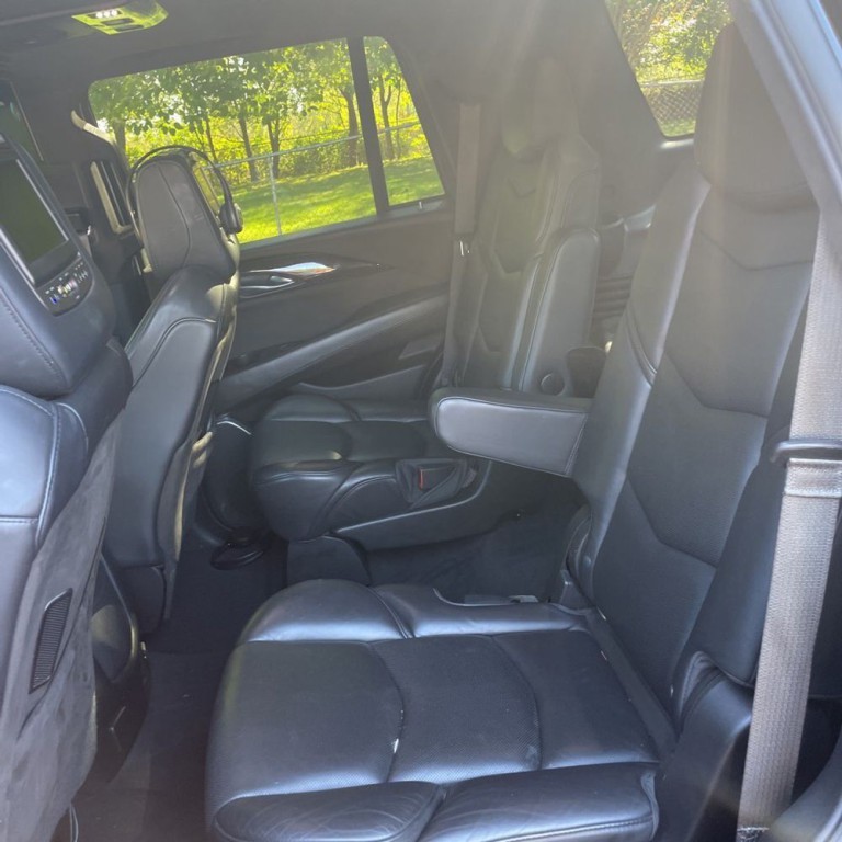 2017 Cadillac Escalade Image 15