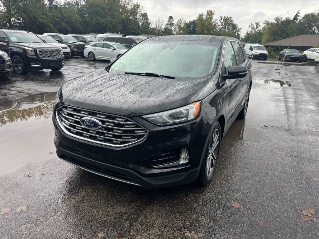 2019 Ford Edge Image 2
