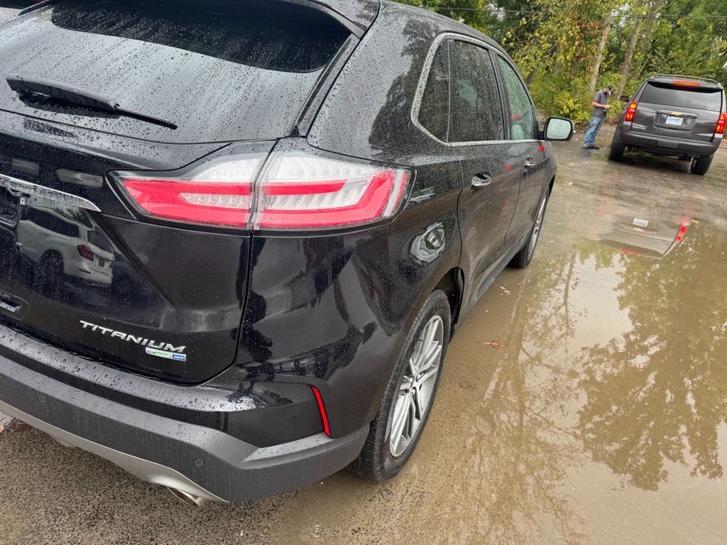 2019 Ford Edge Image 3