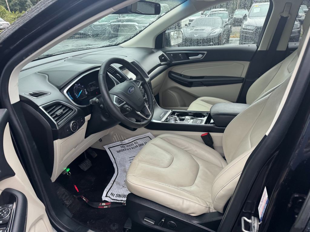 2019 Ford Edge Image 5