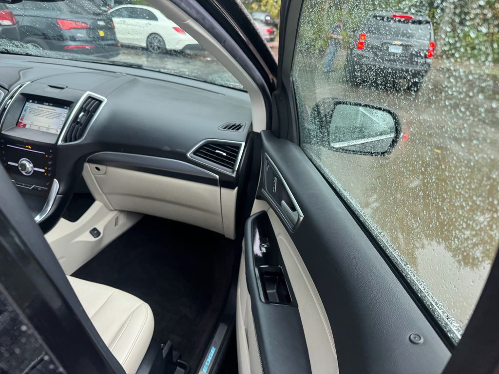 2019 Ford Edge Image 6