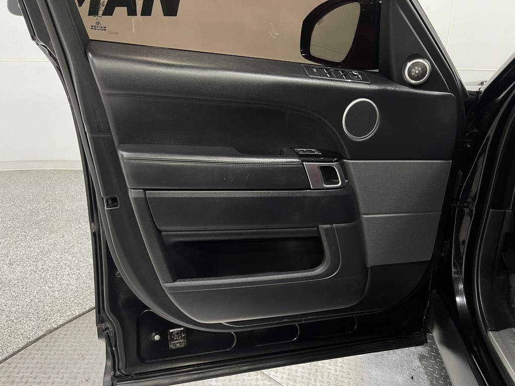 2016 Land Rover Range Rover Sport Image 16