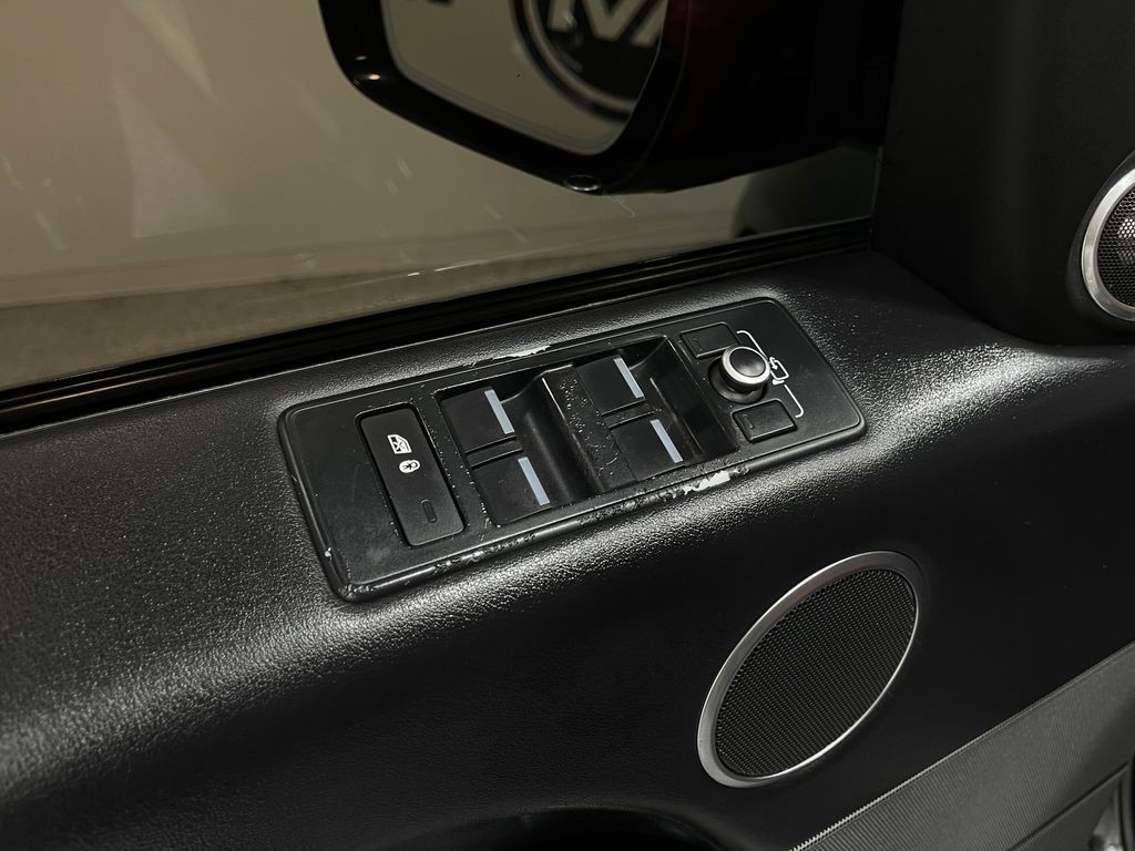 2016 Land Rover Range Rover Sport Image 17