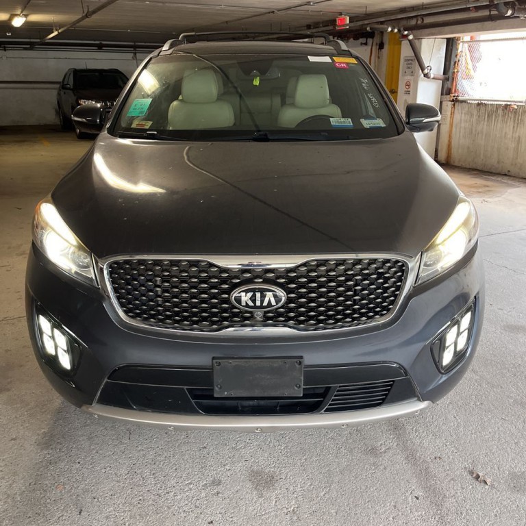 2016 Kia Sorento Image 2