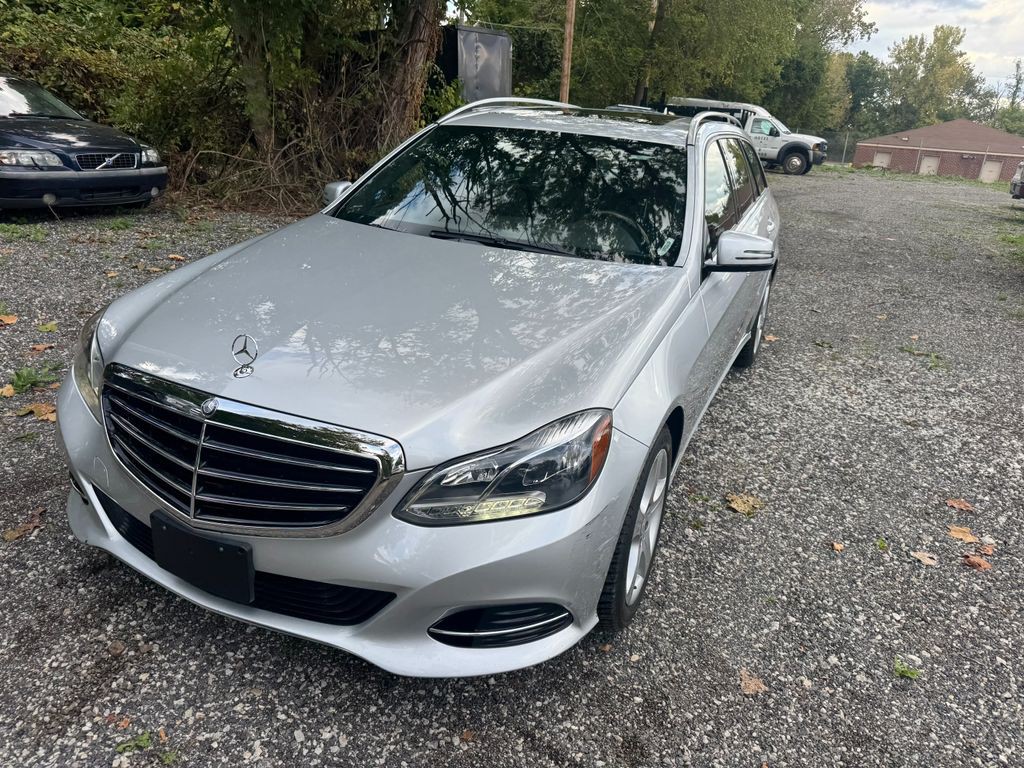 2014 Mercedes-Benz E-Class Image 3