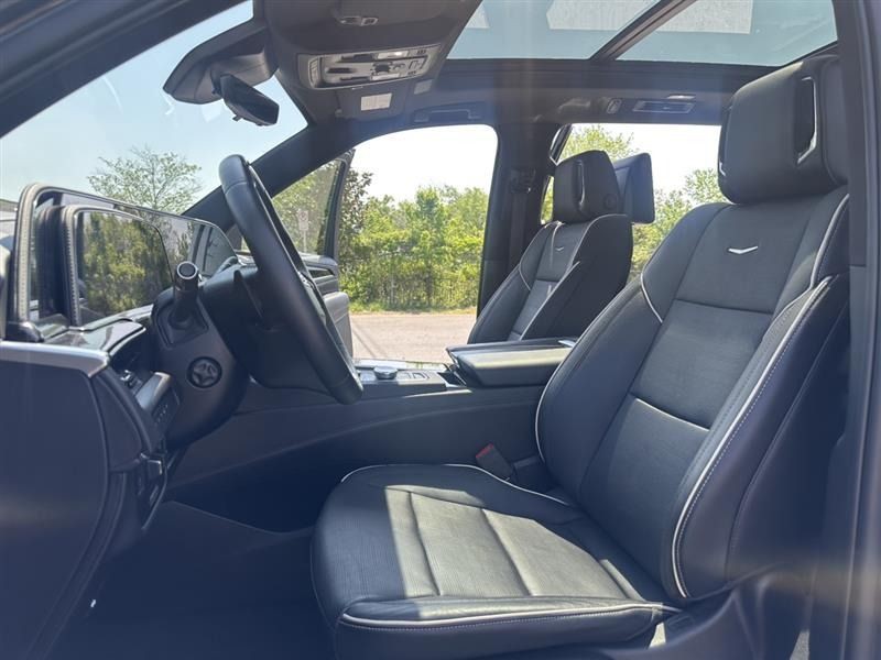2023 Cadillac Escalade Image 10