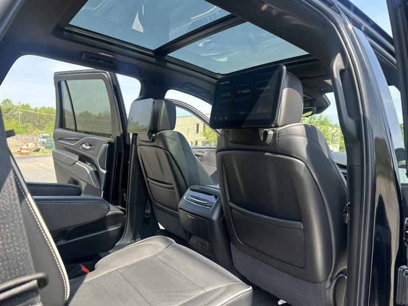 2023 Cadillac Escalade Image 15