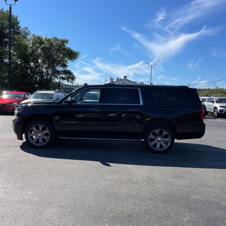 2019 Chevrolet Suburban Image 4