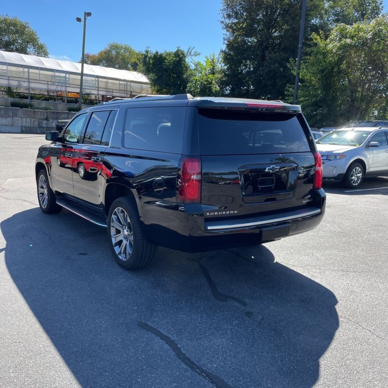 2019 Chevrolet Suburban Image 6