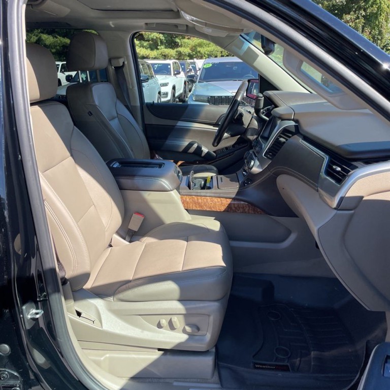 2019 Chevrolet Suburban Image 8