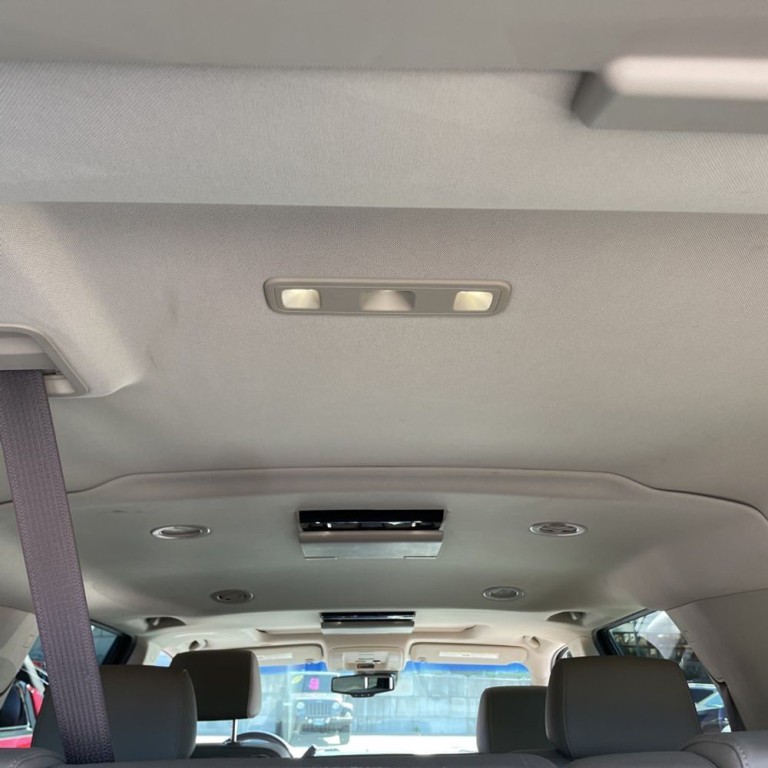 2019 Chevrolet Suburban Image 16