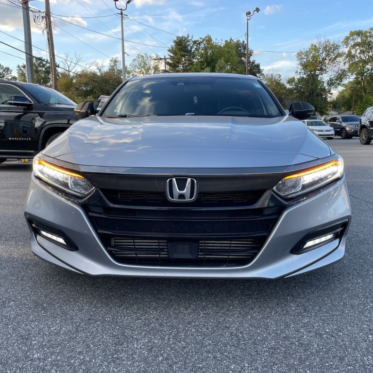 2019 Honda Accord Image 2