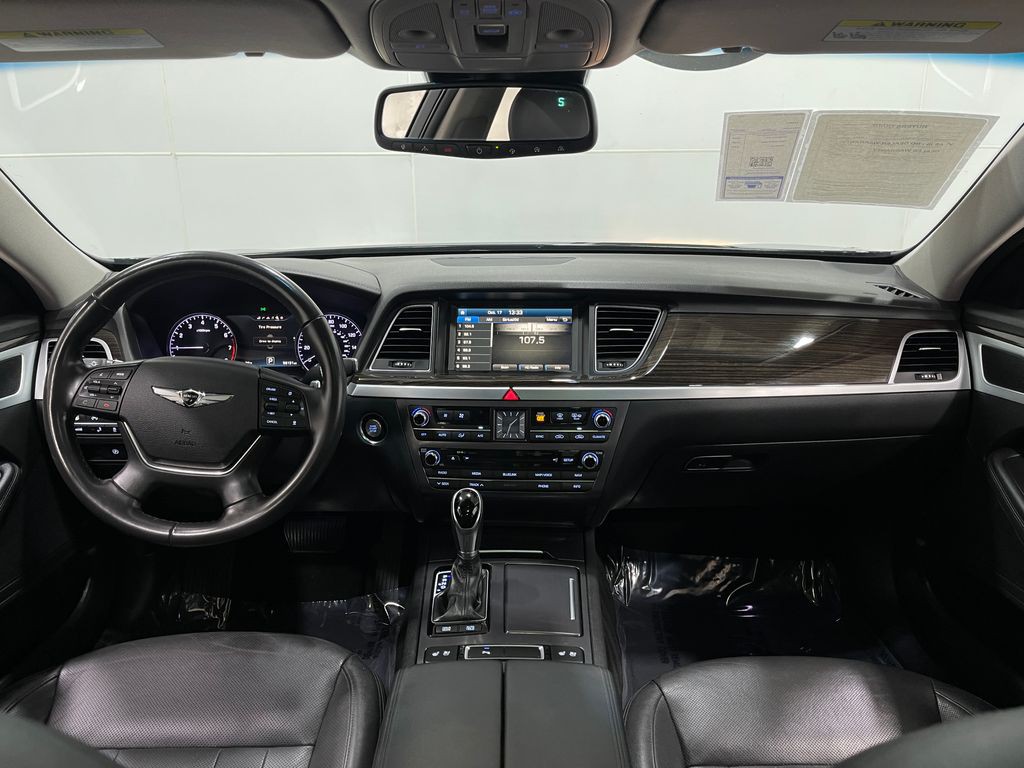 2017 Genesis G80 Image 18