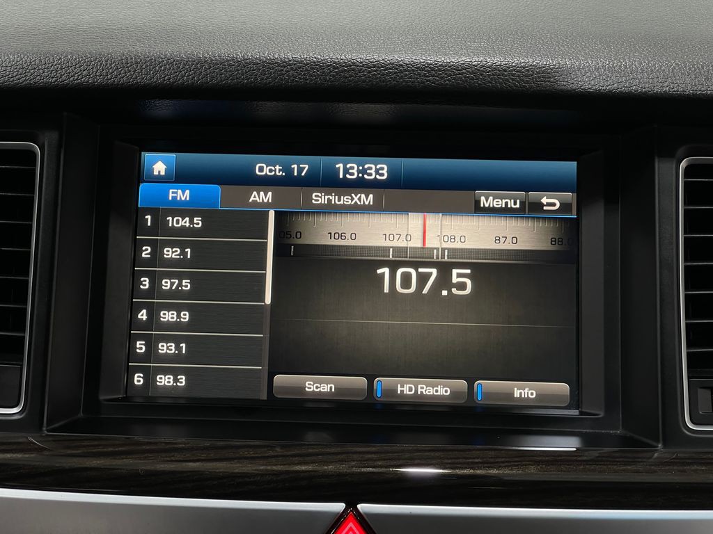 2017 Genesis G80 Image 23