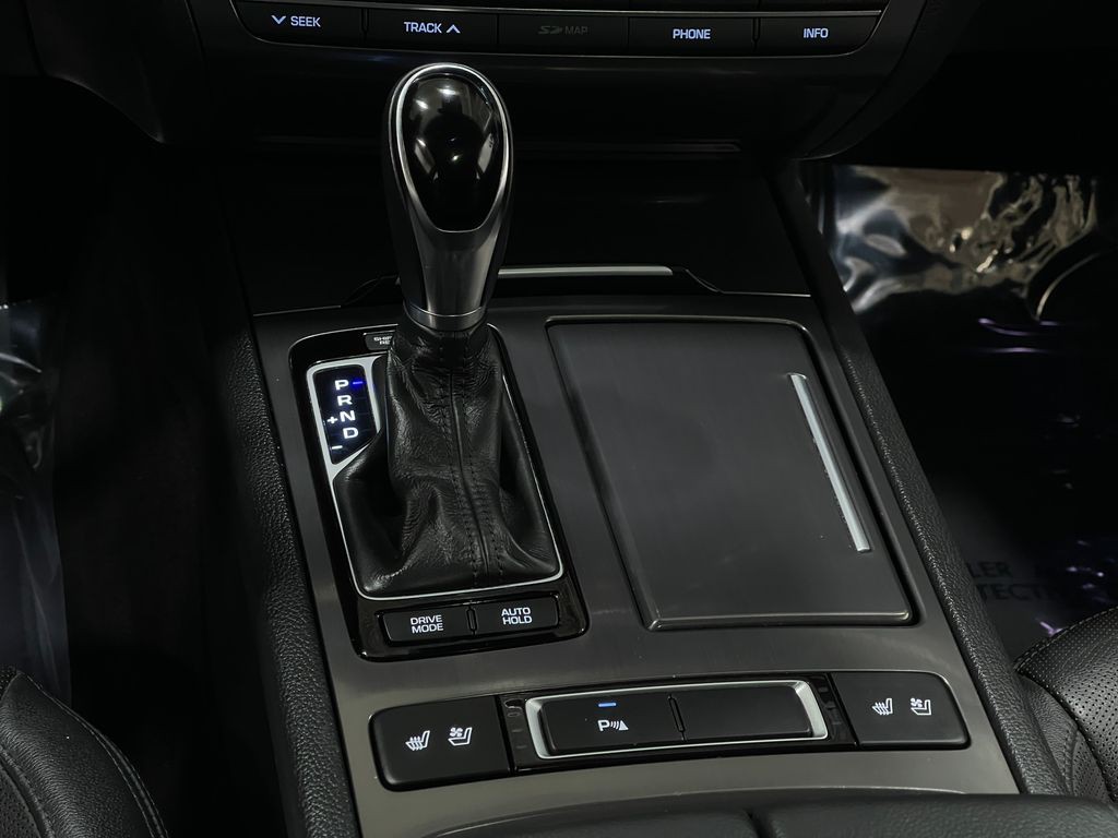 2017 Genesis G80 Image 27
