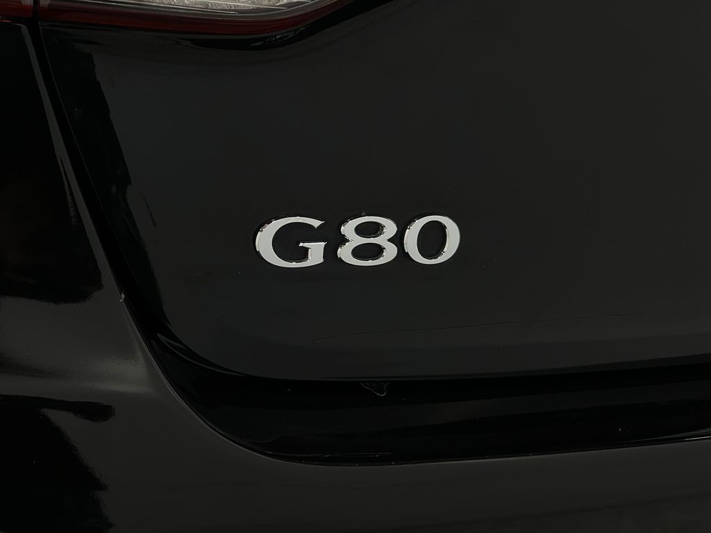 2017 Genesis G80 Image 37