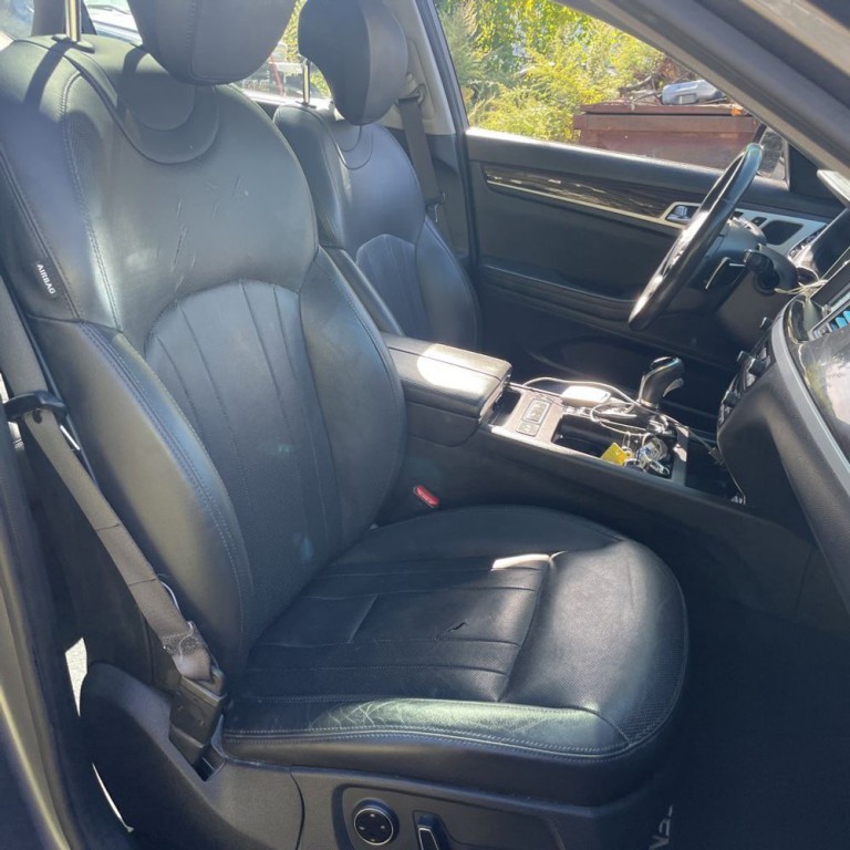 2017 Genesis G80 Image 8
