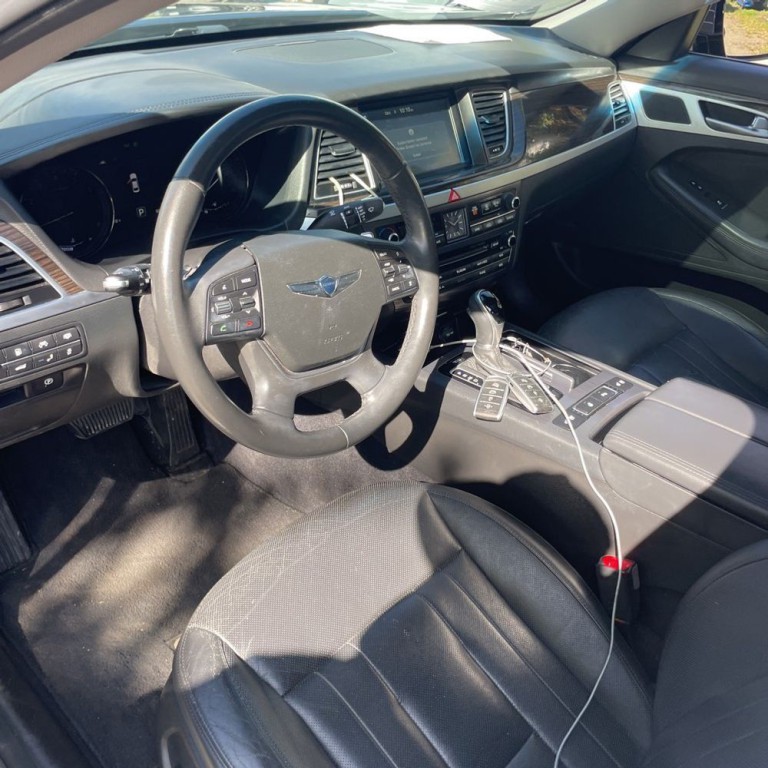 2017 Genesis G80 Image 9