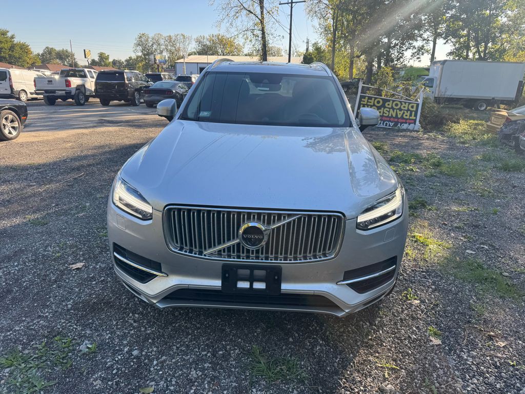 2017 Volvo XC90 Image 2