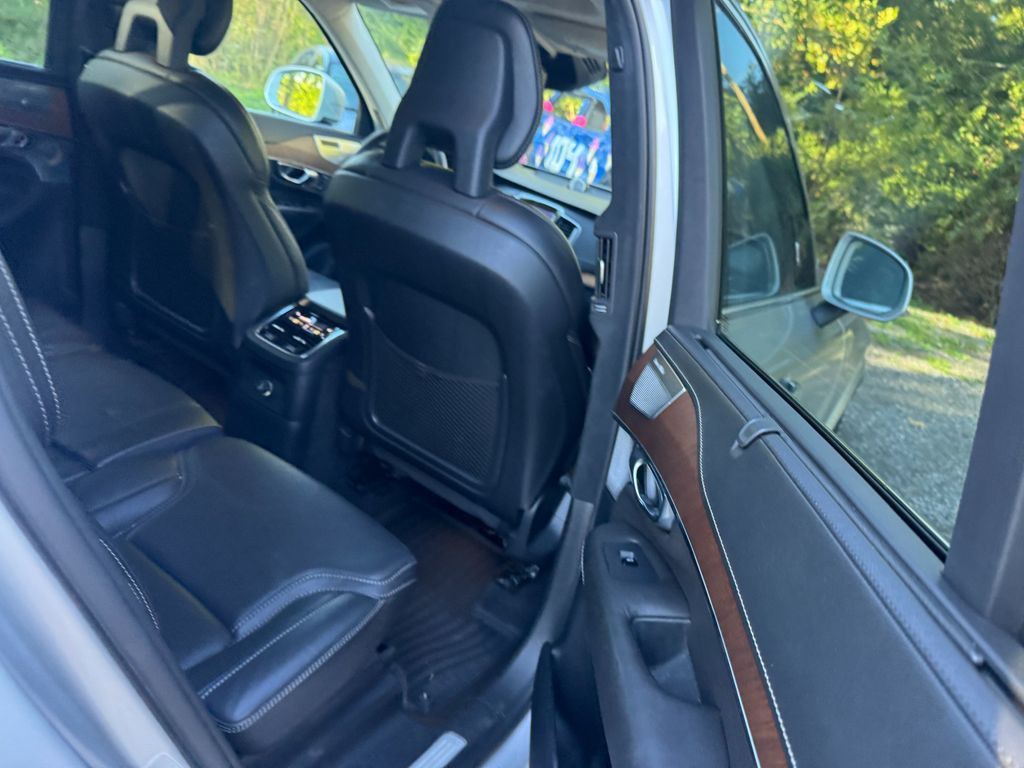 2017 Volvo XC90 Image 9