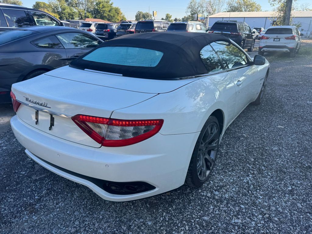 2017 Maserati GranTurismo Image 4