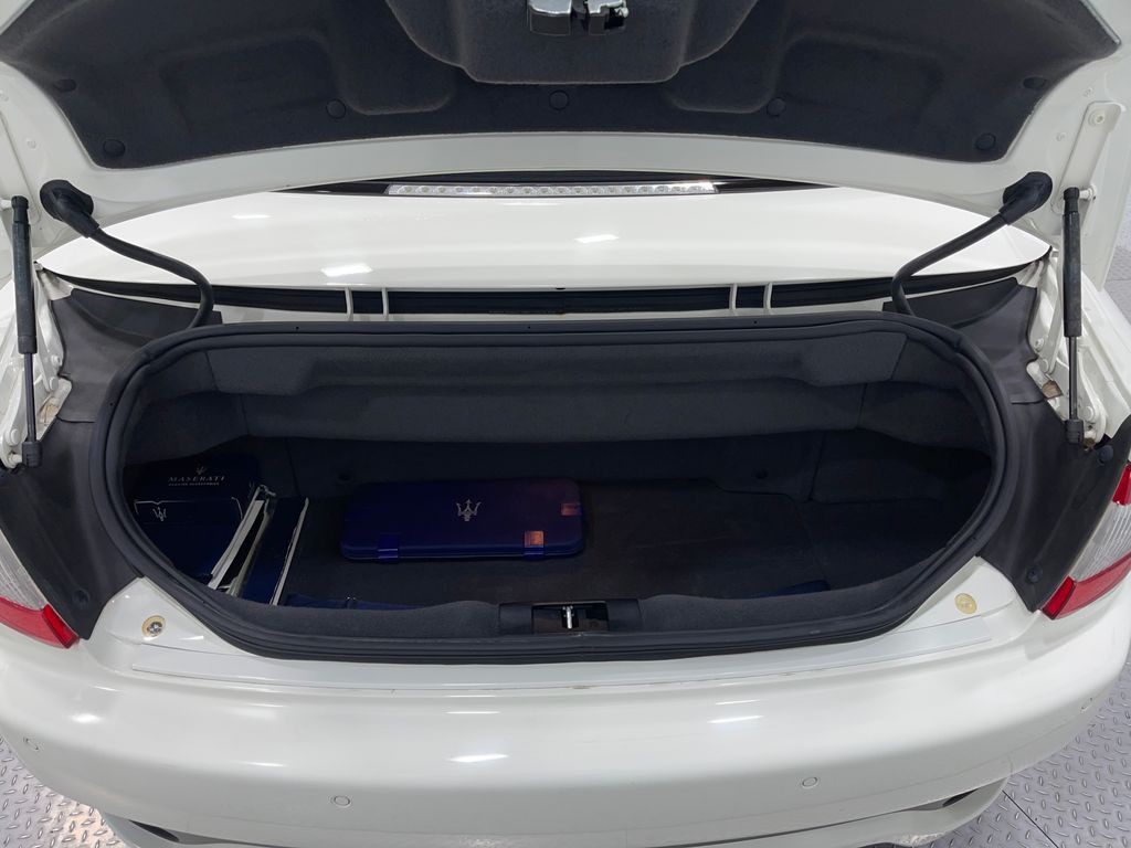 2017 Maserati GranTurismo Image 20