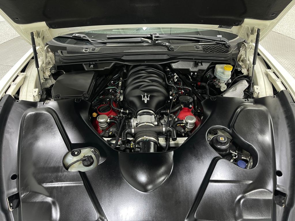 2017 Maserati GranTurismo Image 21