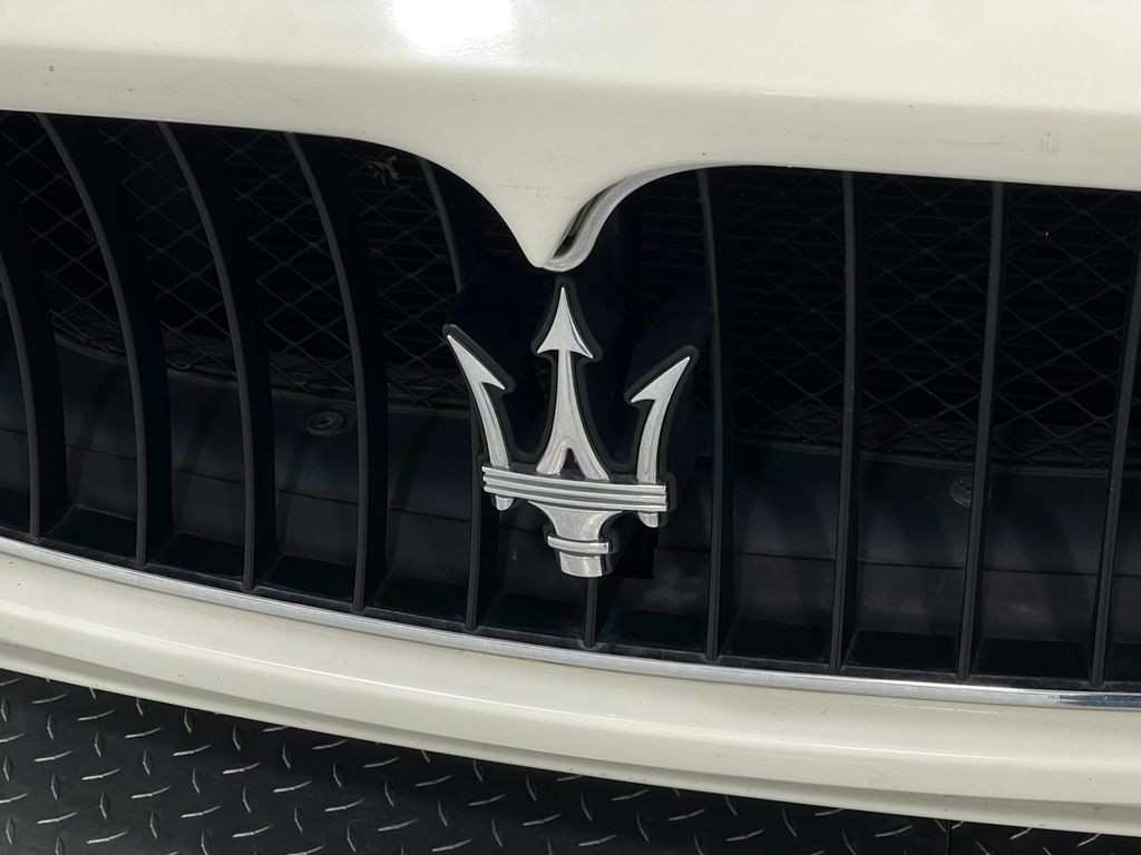 2017 Maserati GranTurismo Image 32