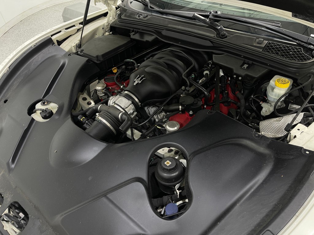 2017 Maserati GranTurismo Image 24
