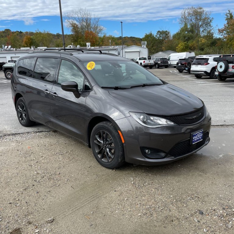 2020 Chrysler Pacifica Image 1