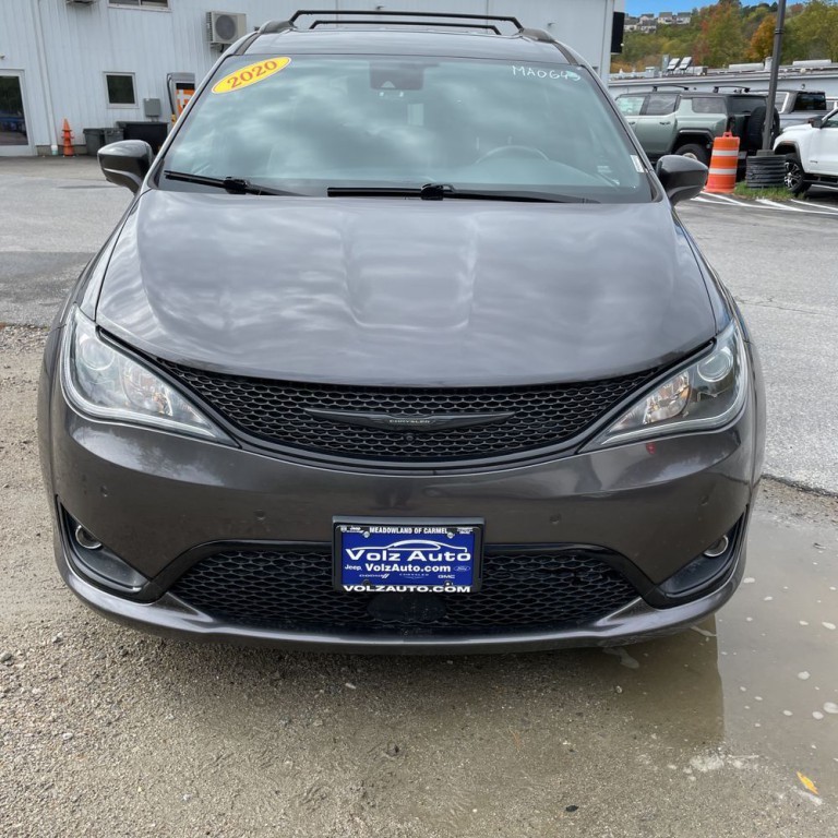 2020 Chrysler Pacifica Image 2