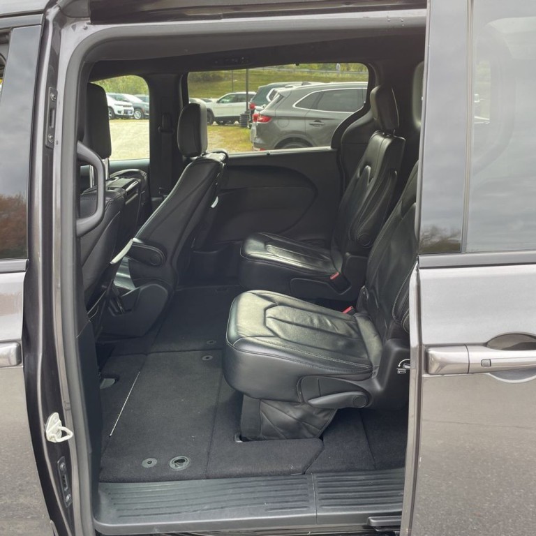 2020 Chrysler Pacifica Image 17