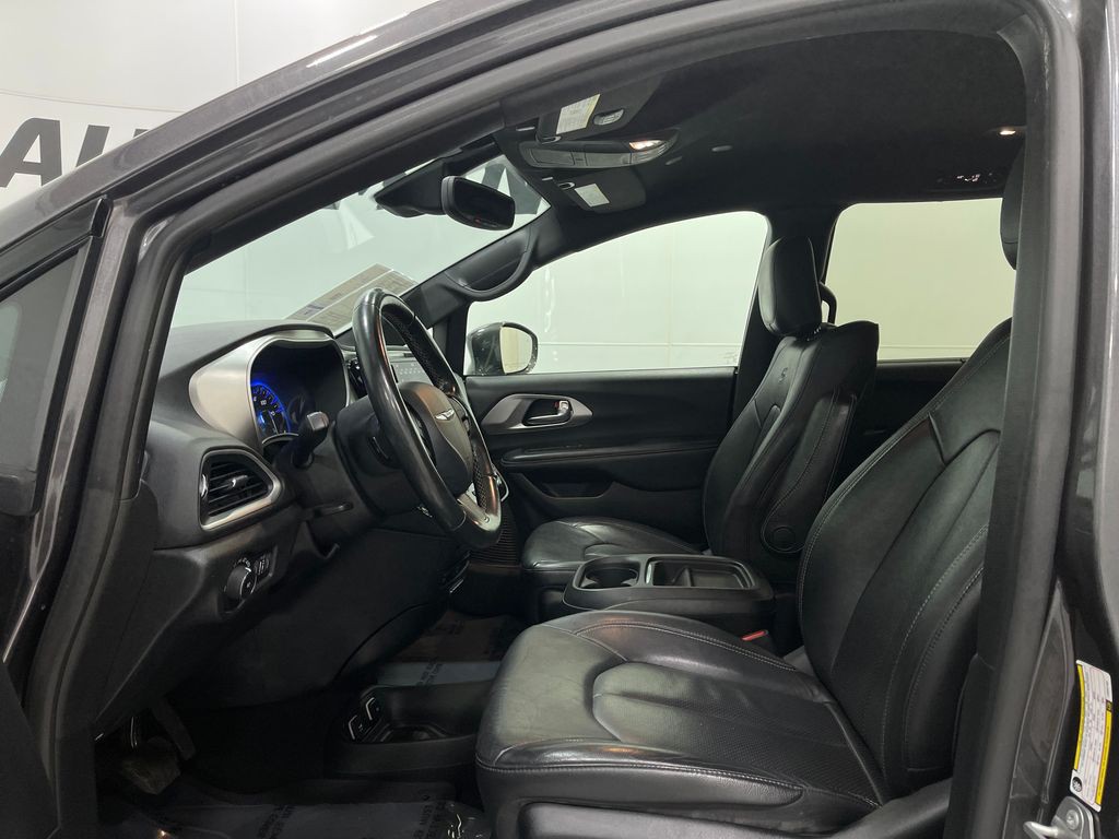 2020 Chrysler Pacifica Image 14