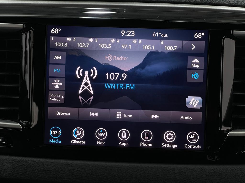 2020 Chrysler Pacifica Image 24