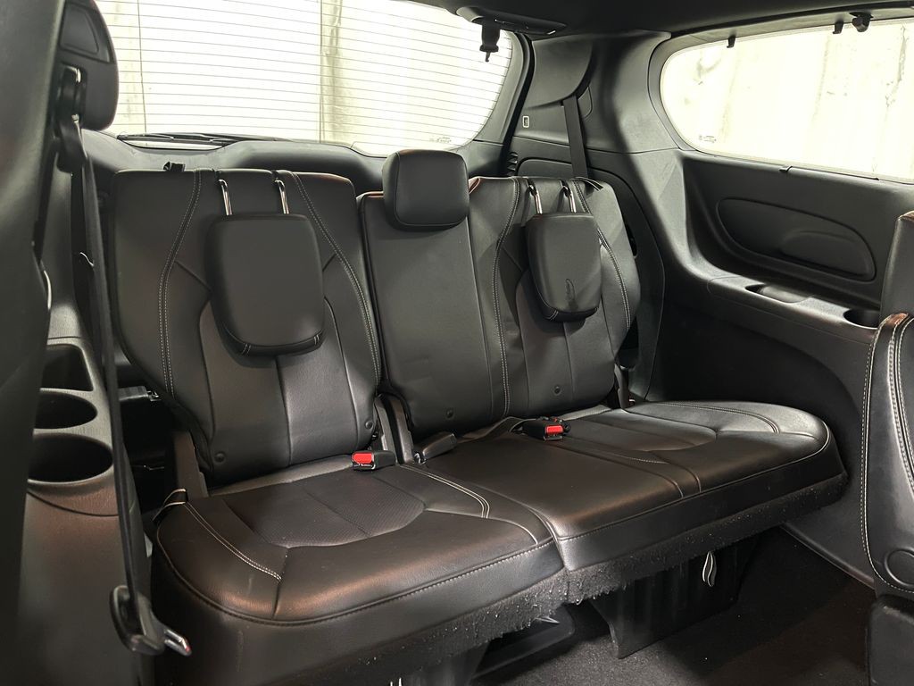 2020 Chrysler Pacifica Image 32
