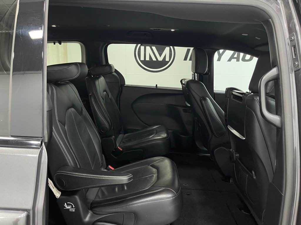 2020 Chrysler Pacifica Image 33