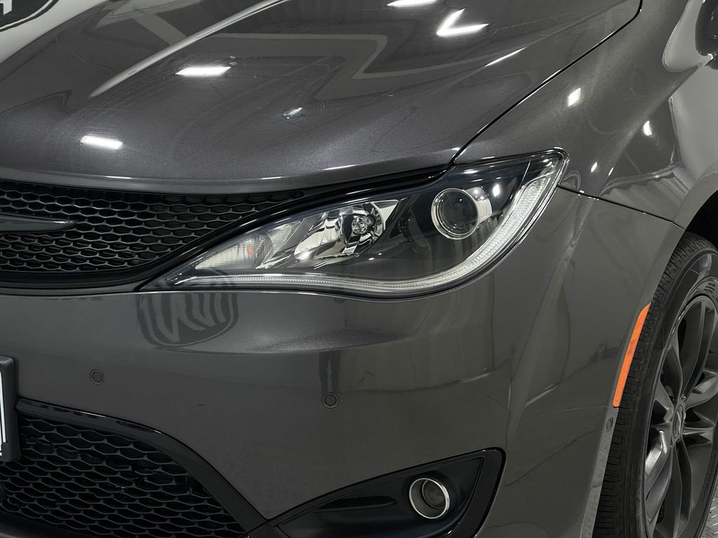 2020 Chrysler Pacifica Image 35