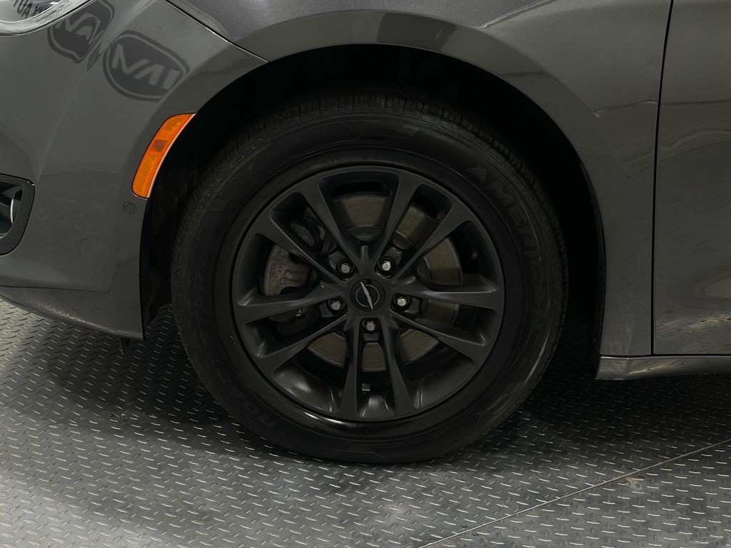 2020 Chrysler Pacifica Image 37