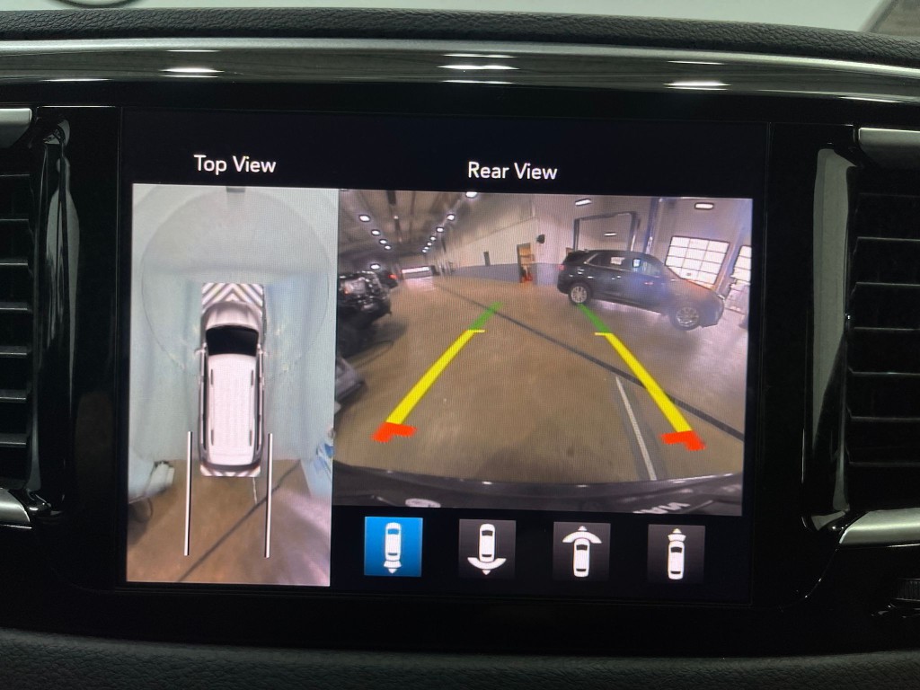 2020 Chrysler Pacifica Image 11