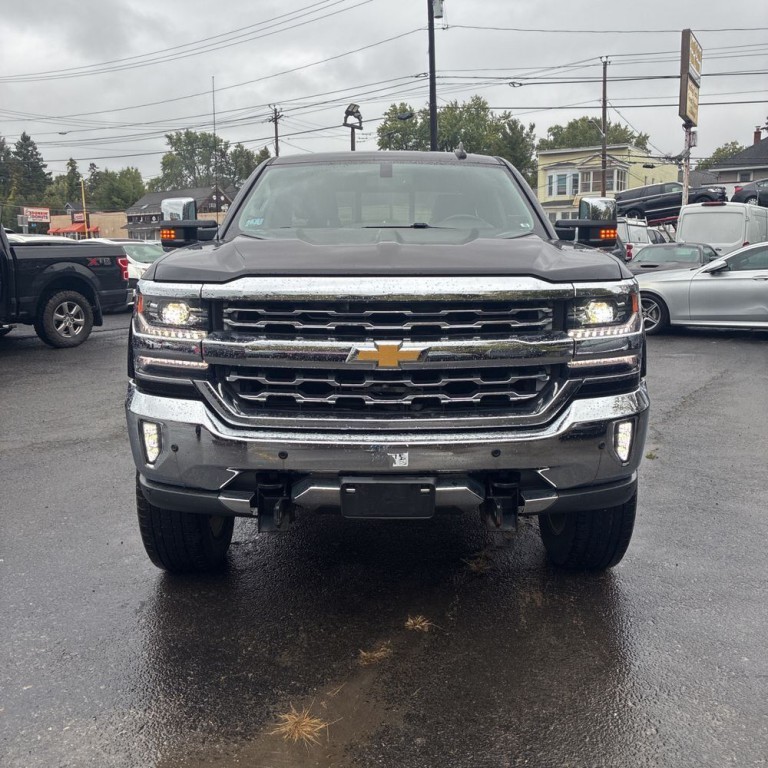 2017 Chevrolet Silverado 1500 Image 2