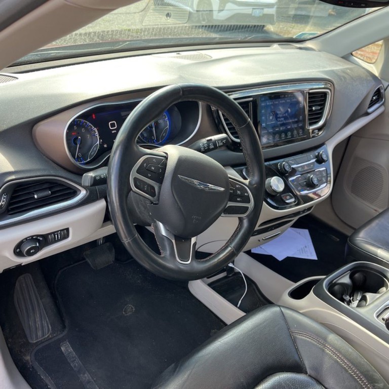 2017 Chrysler Pacifica Image 10