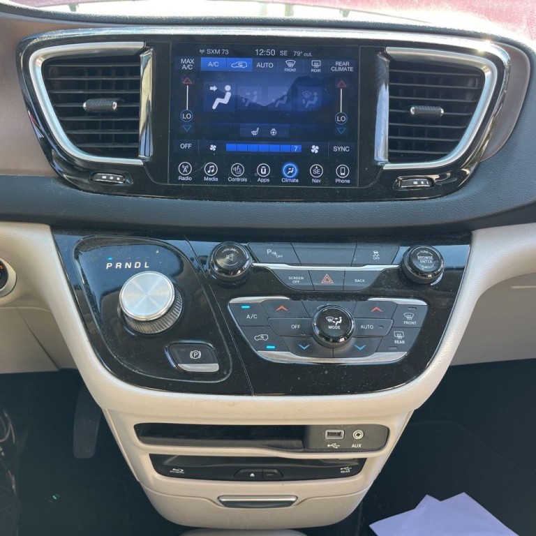 2017 Chrysler Pacifica Image 13