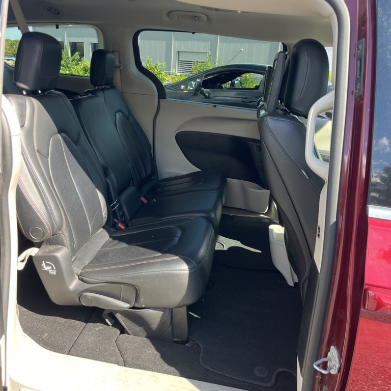 2017 Chrysler Pacifica Image 18