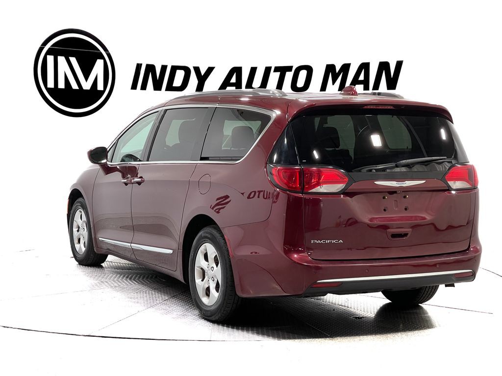 2017 Chrysler Pacifica Image 6