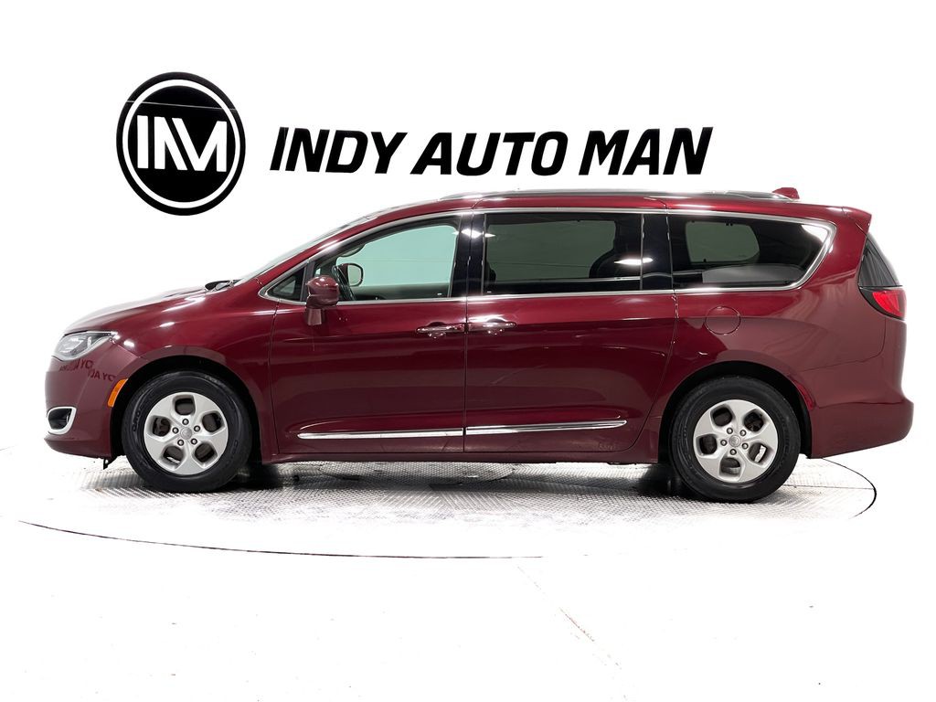 2017 Chrysler Pacifica Image 7