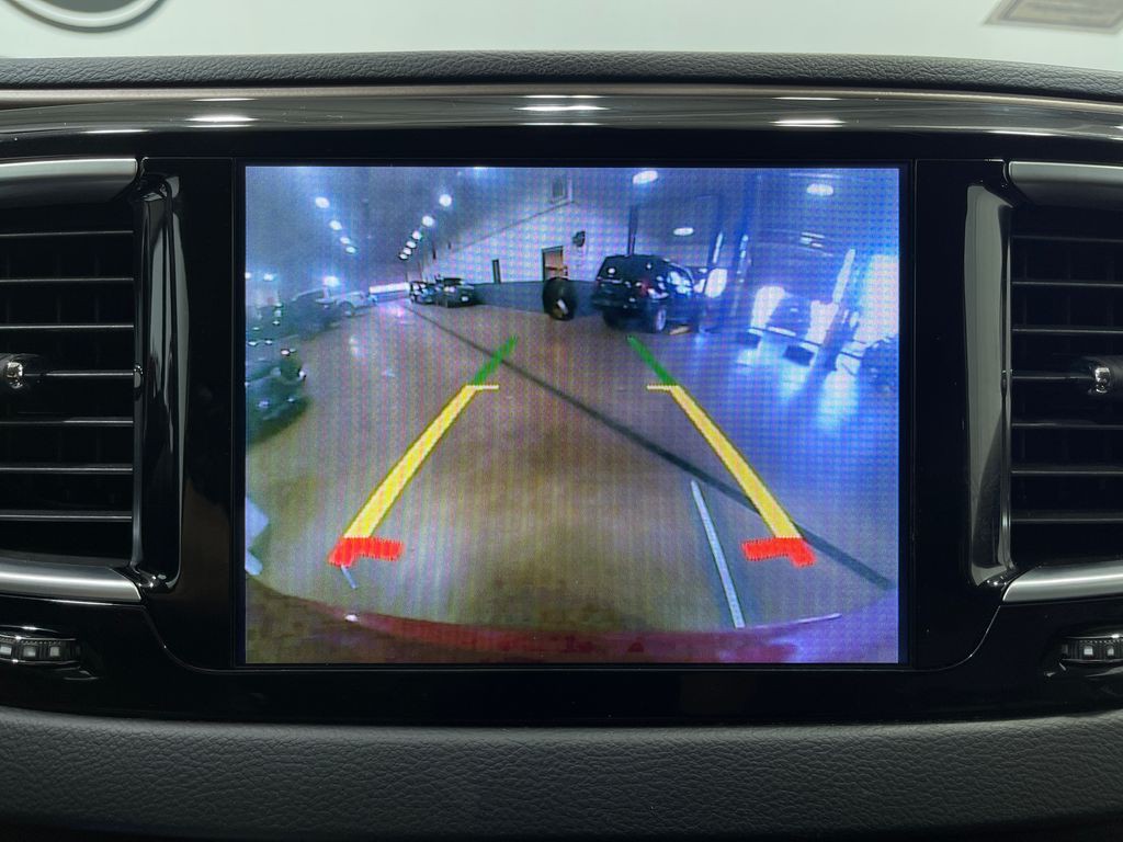 2017 Chrysler Pacifica Image 11